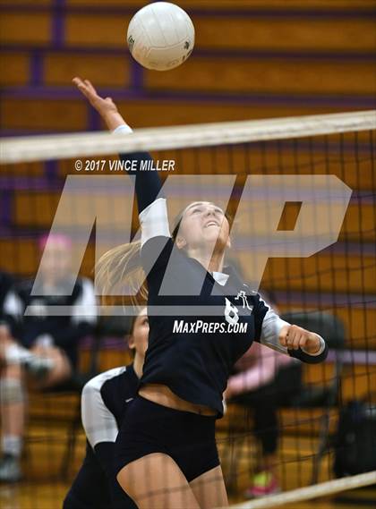 Thumbnail 2 in Bellarmine Prep @ Sumner photogallery.