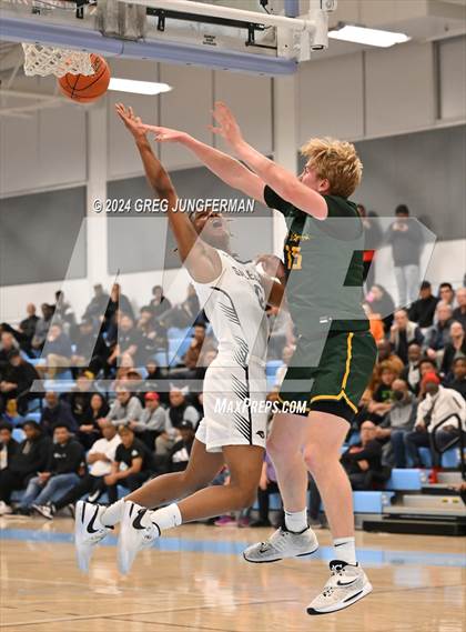 Thumbnail 2 in San Ramon Valley vs. Salesian College Preparatory (CIF NCS Open Semifinal) photogallery.