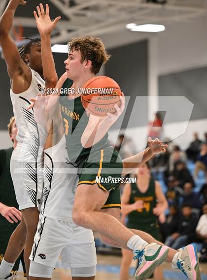 Thumbnail 2 in San Ramon Valley vs. Salesian College Preparatory (CIF NCS Open Semifinal) photogallery.