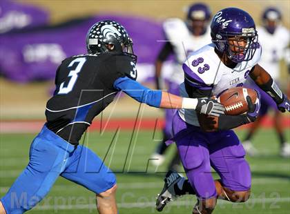 Thumbnail 3 in Plano West vs. Lufkin (UIL 5A Division 2 Regional Playoff) photogallery.