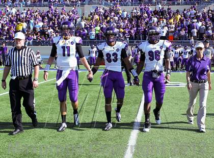 Thumbnail 3 in Plano West vs. Lufkin (UIL 5A Division 2 Regional Playoff) photogallery.