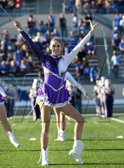 Thumbnail 2 in Plano West vs. Lufkin (UIL 5A Division 2 Regional Playoff) photogallery.