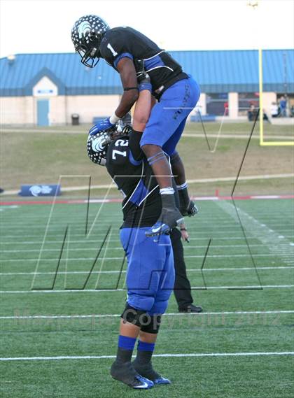 Thumbnail 3 in Plano West vs. Lufkin (UIL 5A Division 2 Regional Playoff) photogallery.