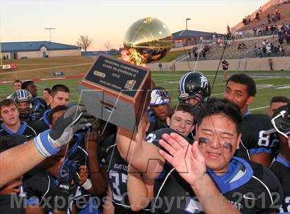 Thumbnail 2 in Plano West vs. Lufkin (UIL 5A Division 2 Regional Playoff) photogallery.