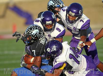 Thumbnail 1 in Plano West vs. Lufkin (UIL 5A Division 2 Regional Playoff) photogallery.