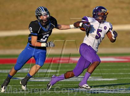Thumbnail 2 in Plano West vs. Lufkin (UIL 5A Division 2 Regional Playoff) photogallery.