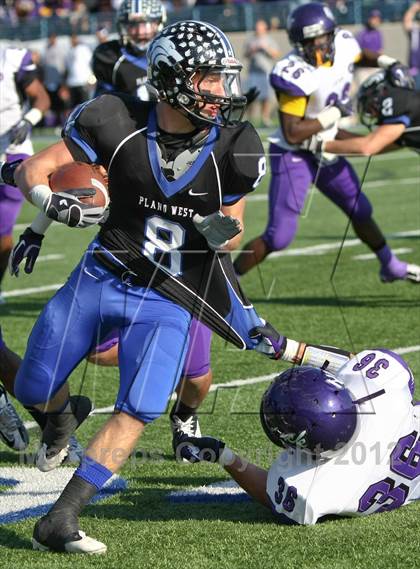 Thumbnail 2 in Plano West vs. Lufkin (UIL 5A Division 2 Regional Playoff) photogallery.
