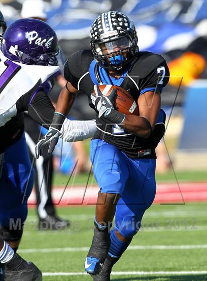 Thumbnail 3 in Plano West vs. Lufkin (UIL 5A Division 2 Regional Playoff) photogallery.