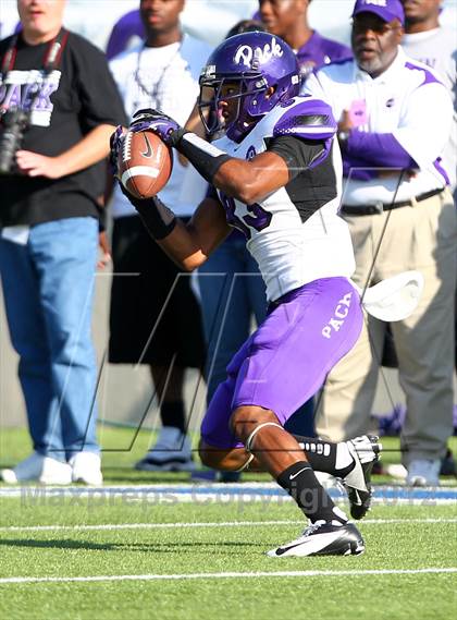 Thumbnail 2 in Plano West vs. Lufkin (UIL 5A Division 2 Regional Playoff) photogallery.