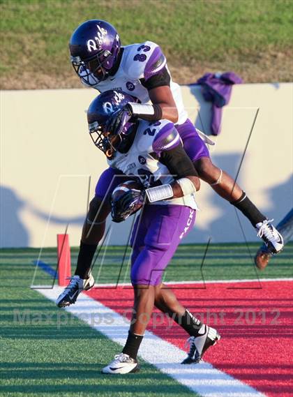 Thumbnail 3 in Plano West vs. Lufkin (UIL 5A Division 2 Regional Playoff) photogallery.