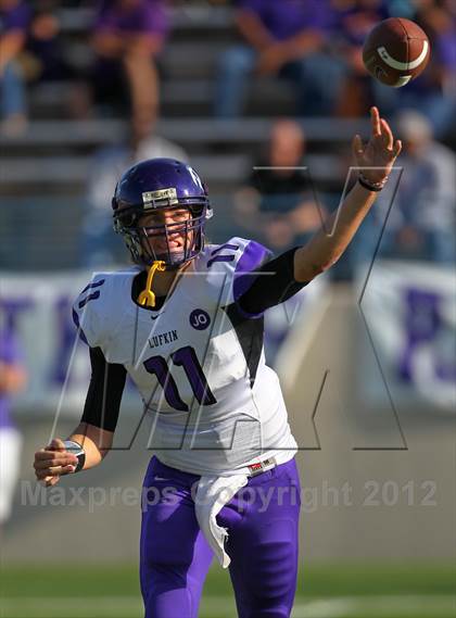 Thumbnail 1 in Plano West vs. Lufkin (UIL 5A Division 2 Regional Playoff) photogallery.