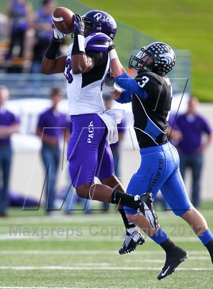 Thumbnail 2 in Plano West vs. Lufkin (UIL 5A Division 2 Regional Playoff) photogallery.