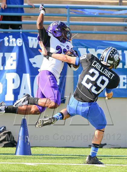 Thumbnail 3 in Plano West vs. Lufkin (UIL 5A Division 2 Regional Playoff) photogallery.