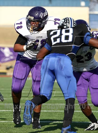 Thumbnail 1 in Plano West vs. Lufkin (UIL 5A Division 2 Regional Playoff) photogallery.