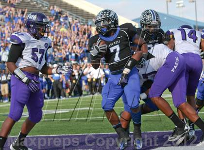 Thumbnail 2 in Plano West vs. Lufkin (UIL 5A Division 2 Regional Playoff) photogallery.