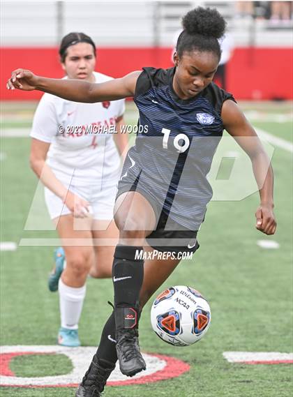 Thumbnail 2 in Conway vs. Northside (AAA 6A First Round Playoff) photogallery.