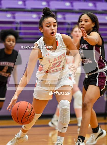Thumbnail 1 in Mineola vs. Jefferson (UIL 3A Region 2 Area Playoff) photogallery.