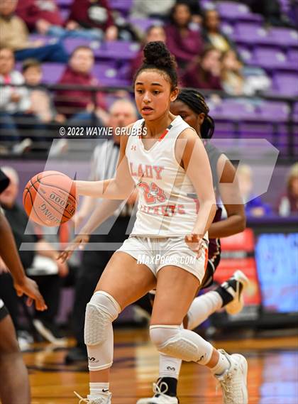 Thumbnail 2 in Mineola vs. Jefferson (UIL 3A Region 2 Area Playoff) photogallery.