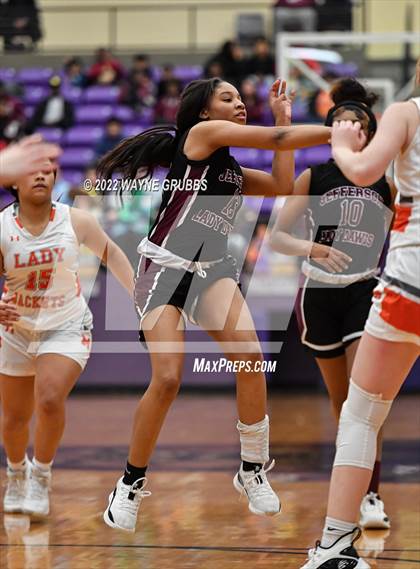 Thumbnail 1 in Mineola vs. Jefferson (UIL 3A Region 2 Area Playoff) photogallery.
