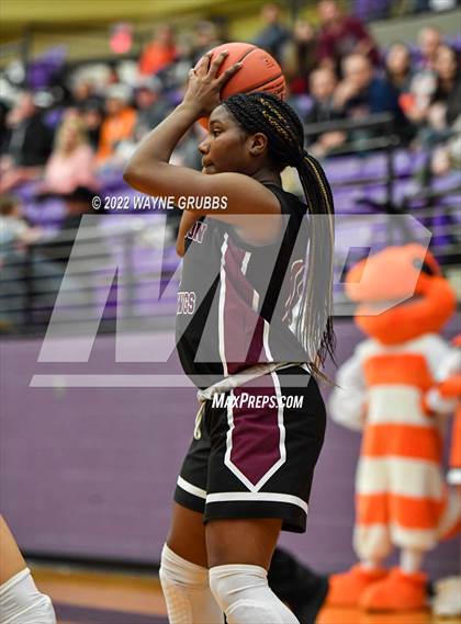Thumbnail 2 in Mineola vs. Jefferson (UIL 3A Region 2 Area Playoff) photogallery.