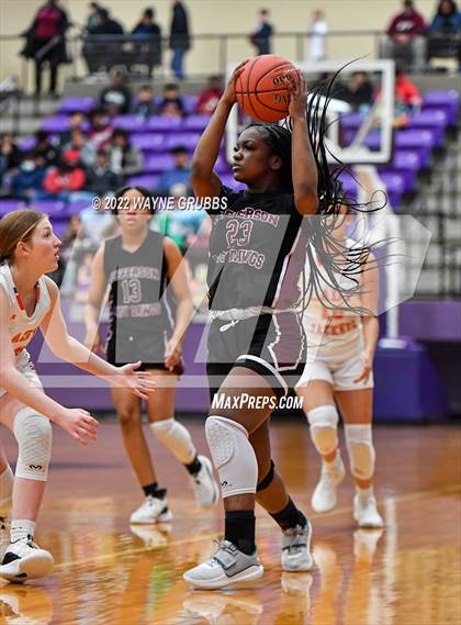Thumbnail 3 in Mineola vs. Jefferson (UIL 3A Region 2 Area Playoff) photogallery.
