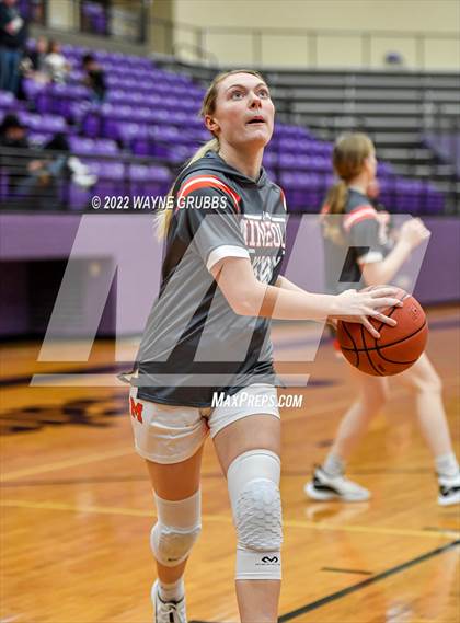 Thumbnail 2 in Mineola vs. Jefferson (UIL 3A Region 2 Area Playoff) photogallery.