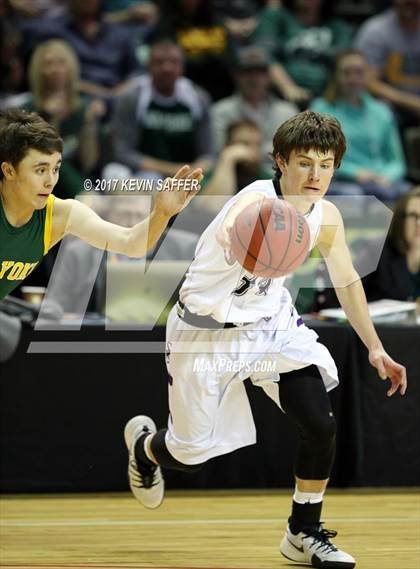 Thumbnail 2 in Holyoke vs. Sedgwick County  (CHSAA 2A Final) photogallery.