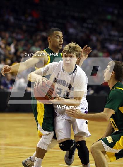 Thumbnail 3 in Holyoke vs. Sedgwick County  (CHSAA 2A Final) photogallery.