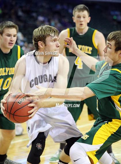 Thumbnail 2 in Holyoke vs. Sedgwick County  (CHSAA 2A Final) photogallery.