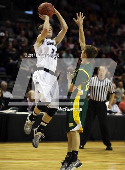 Thumbnail 3 in Holyoke vs. Sedgwick County  (CHSAA 2A Final) photogallery.