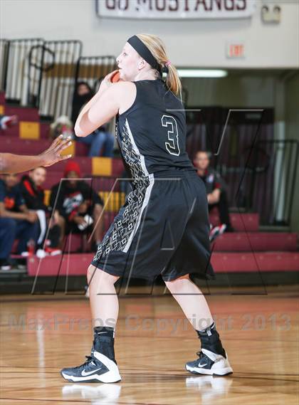Thumbnail 2 in Cleburne vs. Rider (Fantasy of Lights Tournament) photogallery.