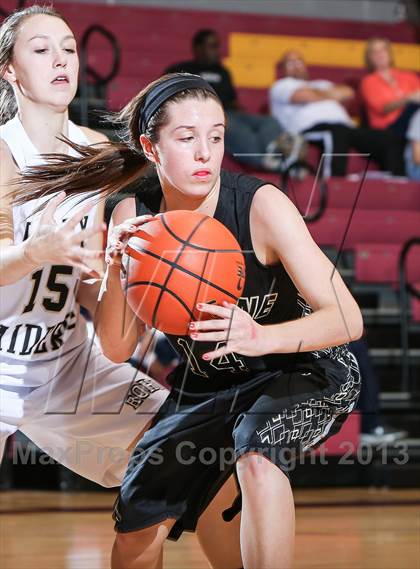 Thumbnail 1 in Cleburne vs. Rider (Fantasy of Lights Tournament) photogallery.