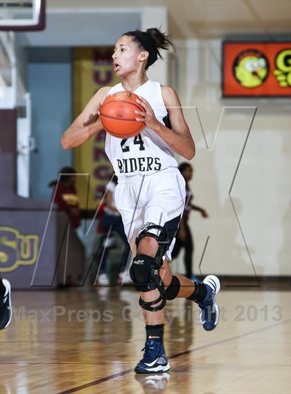 Thumbnail 1 in Cleburne vs. Rider (Fantasy of Lights Tournament) photogallery.