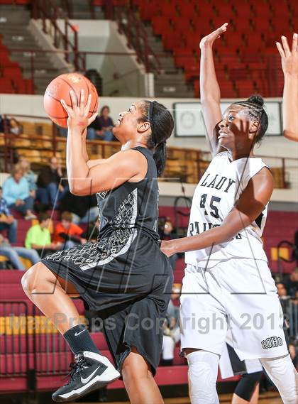 Thumbnail 2 in Cleburne vs. Rider (Fantasy of Lights Tournament) photogallery.