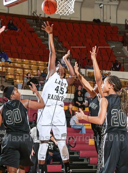 Thumbnail 2 in Cleburne vs. Rider (Fantasy of Lights Tournament) photogallery.