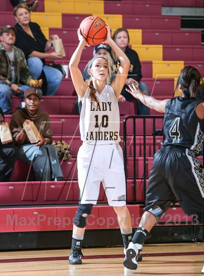 Thumbnail 2 in Cleburne vs. Rider (Fantasy of Lights Tournament) photogallery.