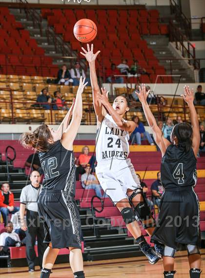Thumbnail 2 in Cleburne vs. Rider (Fantasy of Lights Tournament) photogallery.