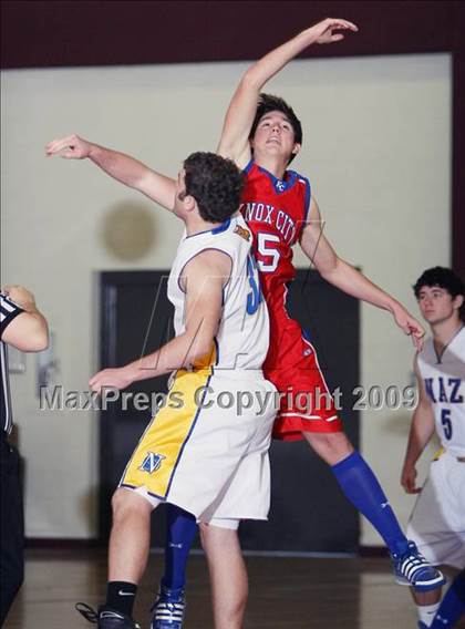 Thumbnail 3 in Nazareth vs Knox City (Fantasy of Lights Tournament) photogallery.