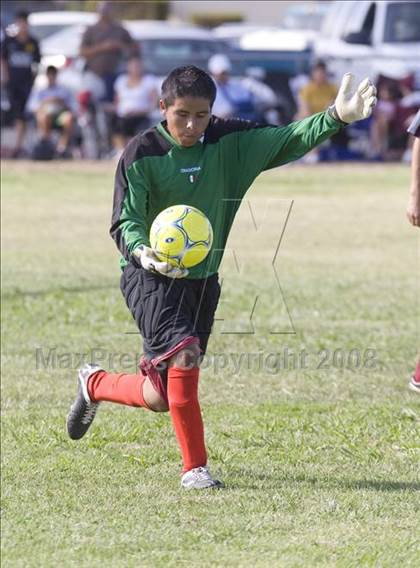 Thumbnail 2 in Los Banos vs. Davis (Spartans Classic) photogallery.