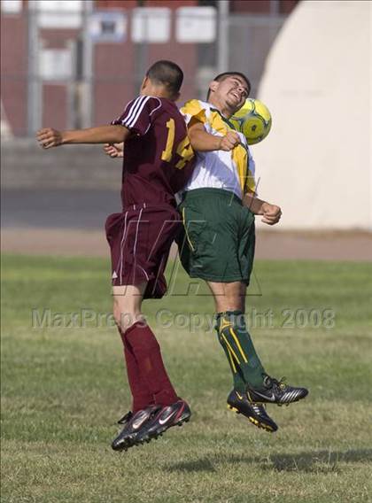 Thumbnail 2 in Los Banos vs. Davis (Spartans Classic) photogallery.