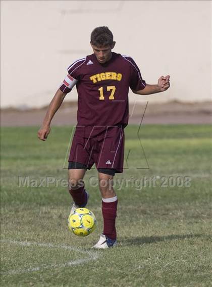 Thumbnail 1 in Los Banos vs. Davis (Spartans Classic) photogallery.