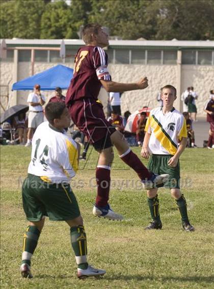 Thumbnail 1 in Los Banos vs. Davis (Spartans Classic) photogallery.