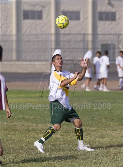 Thumbnail 3 in Los Banos vs. Davis (Spartans Classic) photogallery.