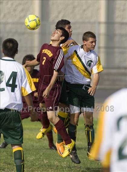 Thumbnail 2 in Los Banos vs. Davis (Spartans Classic) photogallery.