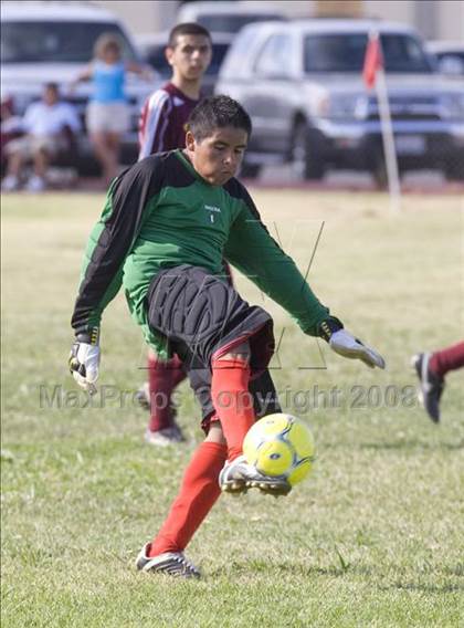 Thumbnail 3 in Los Banos vs. Davis (Spartans Classic) photogallery.