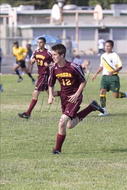 Thumbnail 1 in Los Banos vs. Davis (Spartans Classic) photogallery.