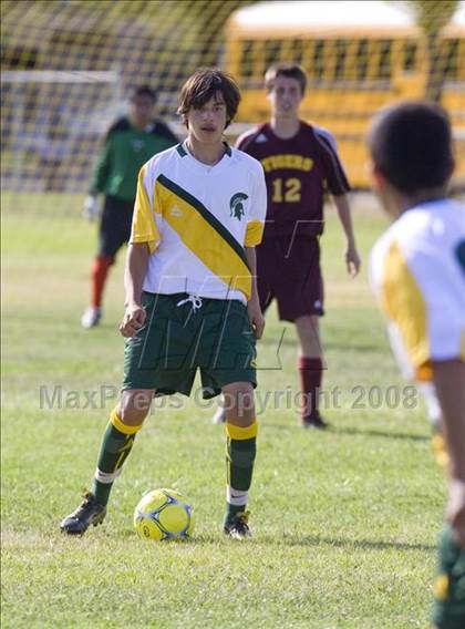Thumbnail 2 in Los Banos vs. Davis (Spartans Classic) photogallery.