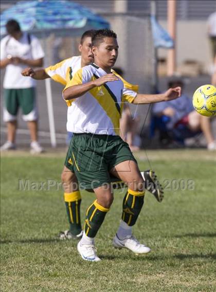 Thumbnail 3 in Los Banos vs. Davis (Spartans Classic) photogallery.