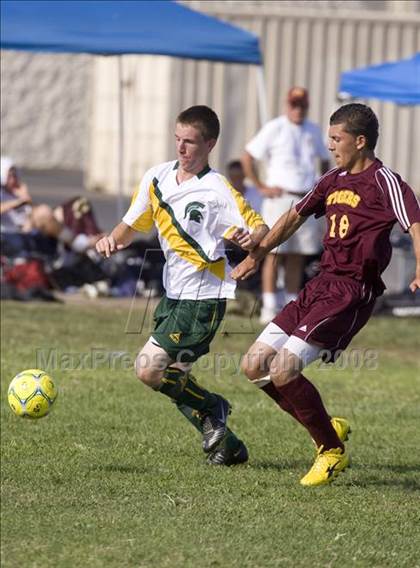 Thumbnail 1 in Los Banos vs. Davis (Spartans Classic) photogallery.
