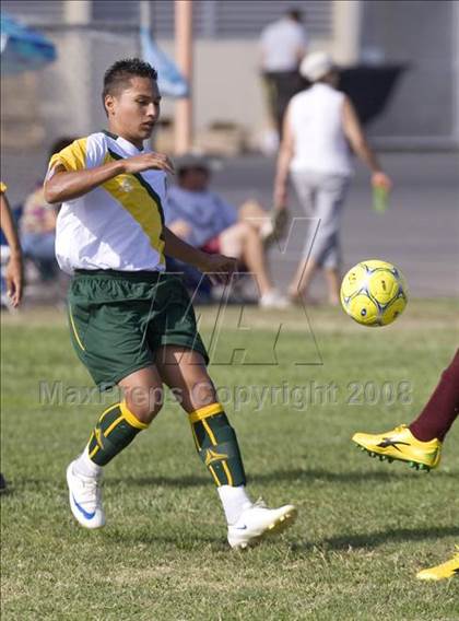Thumbnail 1 in Los Banos vs. Davis (Spartans Classic) photogallery.